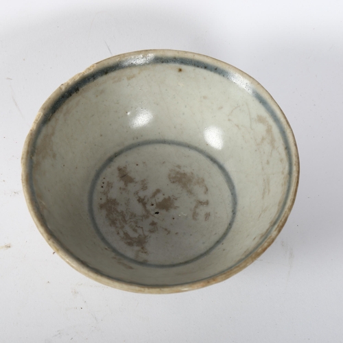 172 - An Antique Chinese blue and white dish, height 5cm