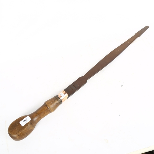 203 - A large Victorian carriage screwdriver, by J Stace, Ore, length 85cm