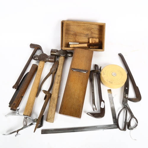 204 - A box of Vintage Japanese hand tools, smoothing plane etc