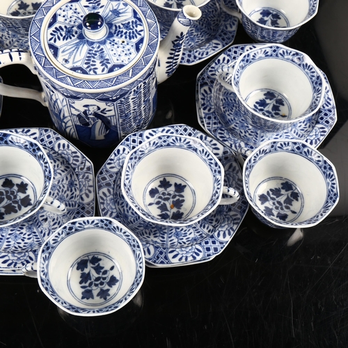 233 - A Chinese blue and white porcelain tea service for 10 people, mid-20th century, teapot height 10cm