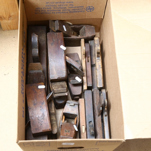 264 - Various Vintage smoothing planes, moulding planes, jack plane etc (boxful)