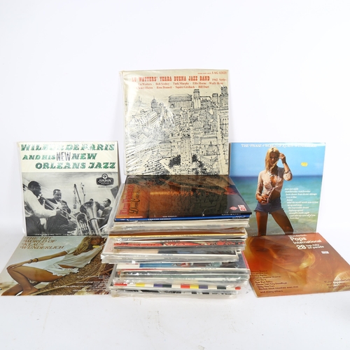 274 - Various vinyl LPs and records, including various jazz artists, Frank Sinatra, Erroll Garner, Benny G... 