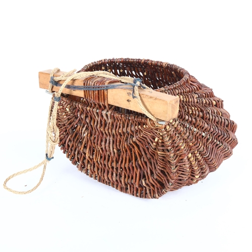 318 - A Vintage wicker fishing creel