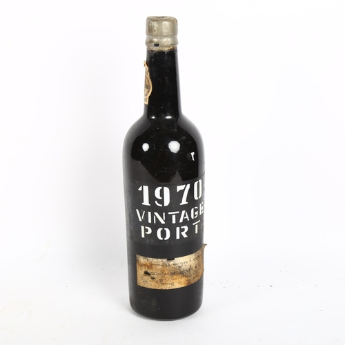 454 - A 1970 Vintage Port bottle, produced bottled and shipped by Gonzalez, Byass & Co