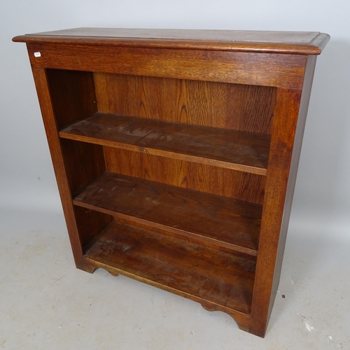 2621 - A modern oak open bookcase, with 2 adjustable shelves, 90cm x 95cm x 31cm