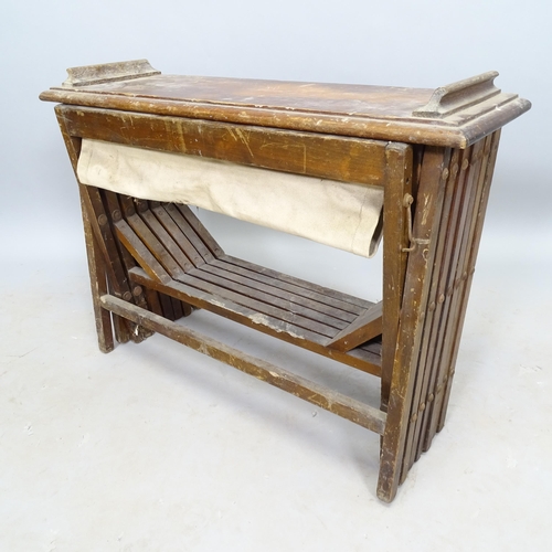 2626 - An early 20th century campaign folding bed