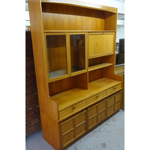 2629 - A mid-century style teak dresser, 153cm x 190cm x 46cm