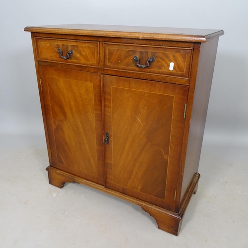 2645 - An Edwardian crossbanded mahogany and satinwood strung hall cabinet, with 2 fitted drawers and cupbo... 