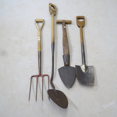 2690 - 4 various garden tools, to include an 18th century Scottish peat shovel etc