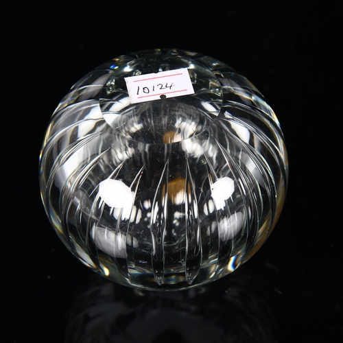 1607 - KAJ FRANCK, Finland, a 1950s Ariel glass vase from the Kaisla range by Nuutajarvi Notsjo, signed to ... 