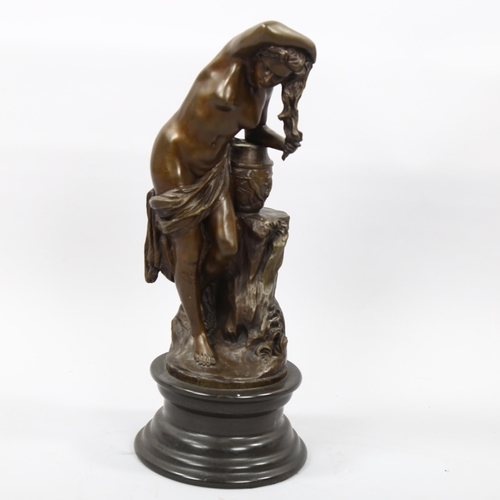 1172 - Patinated bronze sculpture, Classical female nude on marble base, height 50cm, reproduction