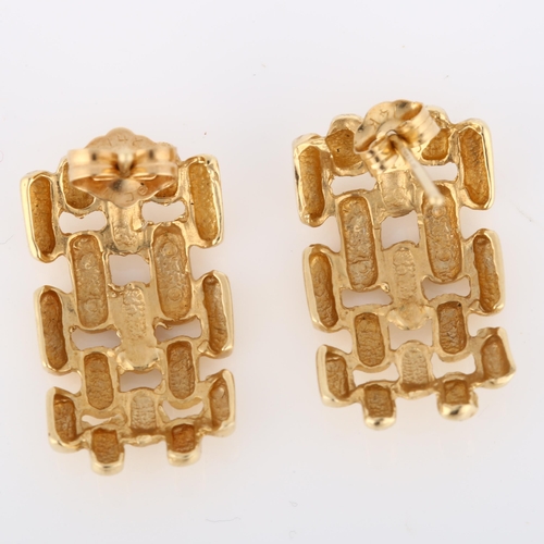 153 - A pair of 9ct gold fixed gatelink earrings, with stud fittings, earring height 18.6mm, 3.2g