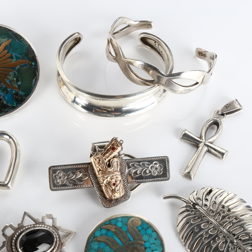 385 - Various silver jewellery, including Mexican such as Fade and triple hoop gimmel ring, 218g total