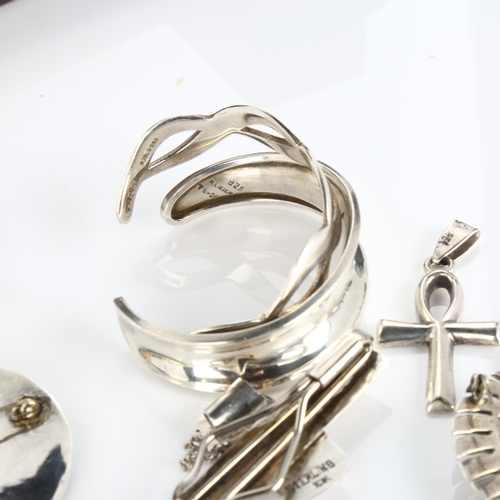 385 - Various silver jewellery, including Mexican such as Fade and triple hoop gimmel ring, 218g total