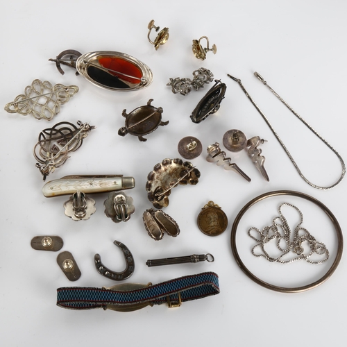 399 - Various silver jewellery, including Orkney brooches, mother-of-pearl fruit knife, modernist earrings... 