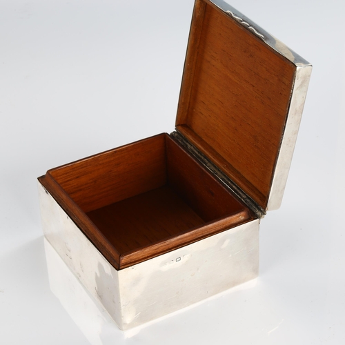 507 - An Art Deco George V silver combination cigarette box/Vesta case, rectangular form with matchbox lid... 