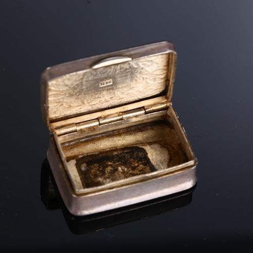 518 - A 19th century Chinese export silver pillbox/snuffbox, Mun Kee, Canton circa 1870, rectangular form ... 