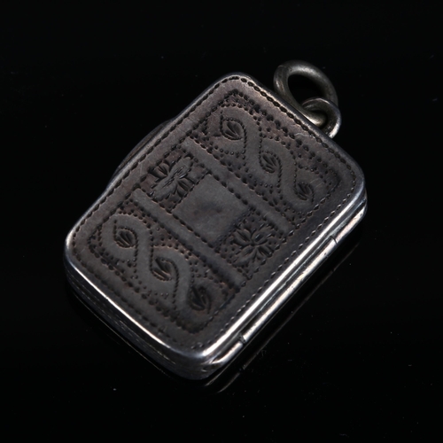 520 - A George III silver vinaigrette, rectangular form with bright-cut engraved decoration, pierced lozen... 