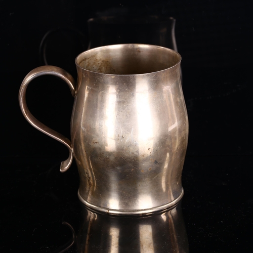 559 - An Elizabeth II silver pint mug, of barrel form, by William Comyns & Sons Ltd, hallmarks London 1967... 