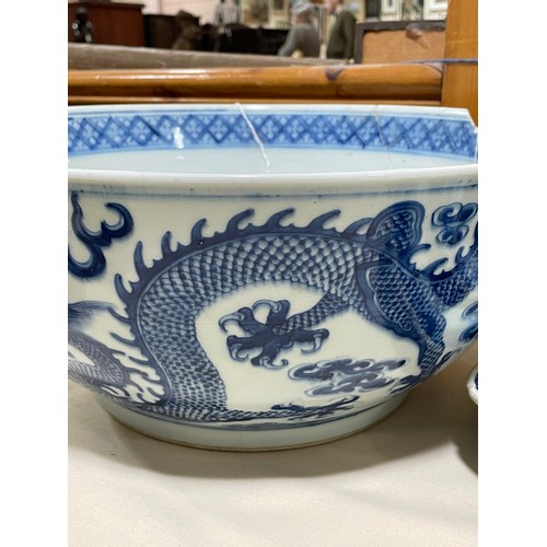 1126 - A group of Antique Chinese porcelain, including large blue and white dragon decorated bowl, diameter... 