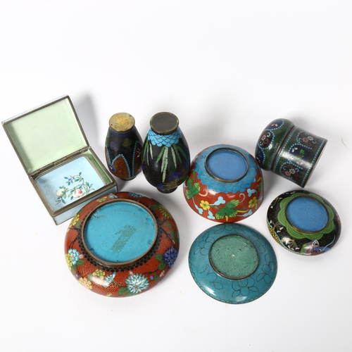 137 - A group of Oriental cloisonne enamel items, including vases, bowls etc (8)