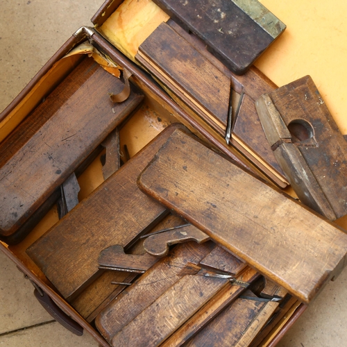 185 - A collection of Vintage wooden moulding planes