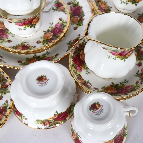 554 - Royal Albert Old Country Roses tea service, no. 555