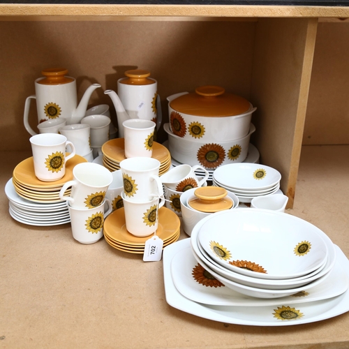 702 - Meakin's Palma Vintage coffee service and matching dinnerware, including tureens, jugs and coffee po... 