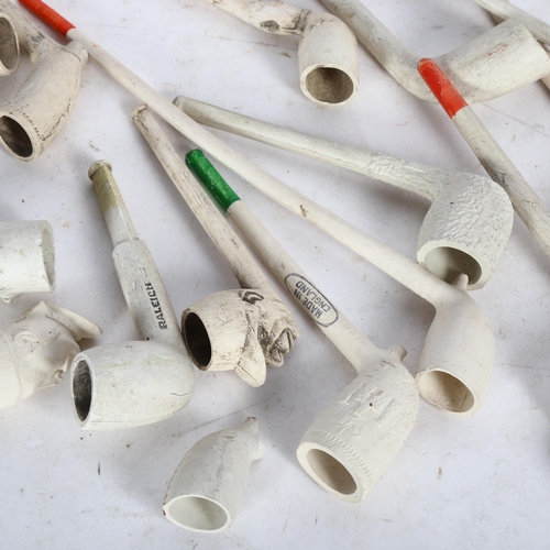 715 - Assorted Antique clay pipes