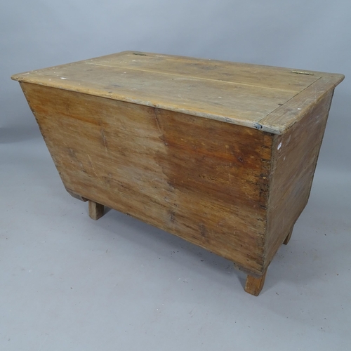 2118 - An Antique pine dough bin, 106cm x 77cm x 68cm