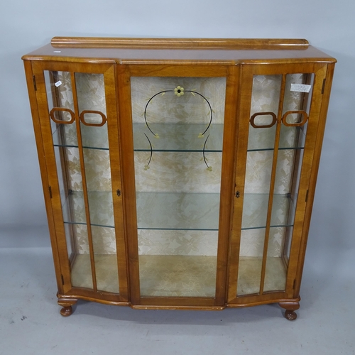 2162 - A 1930s mahogany 2-door display cabinet, with 2 glass shelves, 106cm x 117cm x 38cm (with key)