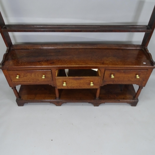 2041 - A George III oak 2-section dresser, with open plate rack and 3 fitted drawers, and pot board below. ... 