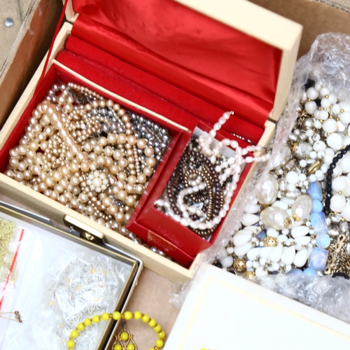 1027 - A quantity of Vintage costume jewellery, including gilt brooches, silver marcasite earrings, brooche... 