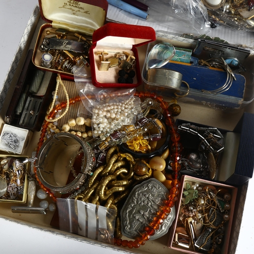 1035 - 2 trays of mixed costume jewellery