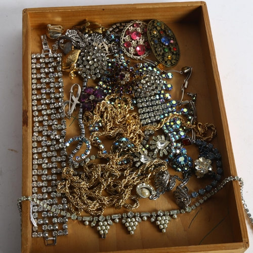 1078 - A tray of Vintage costume jewellery, including marcasite decorated screw-on earrings, paste set broo... 