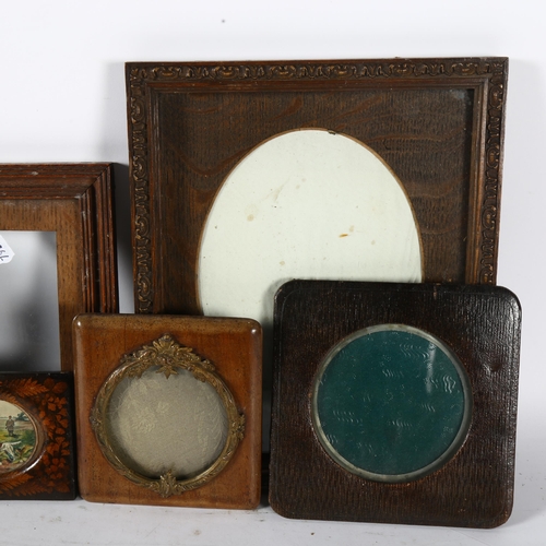 1822 - A 19th century walnut strut frame, and 6 other small picture frames