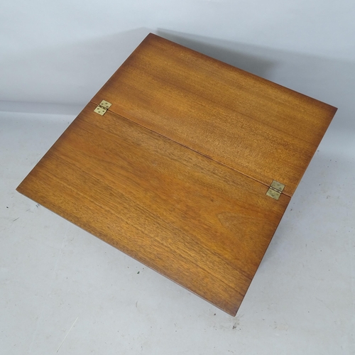 2216 - A crossbanded mahogany bachelor's chest of 4 drawers, with fold over top, on bracket feet, 62cm x 76... 