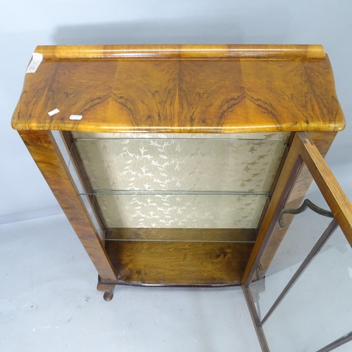 2247 - A 1930s burr-walnut veneered single-door display cabinet, with 2 fixed shelves, on cabriole legs, 75... 