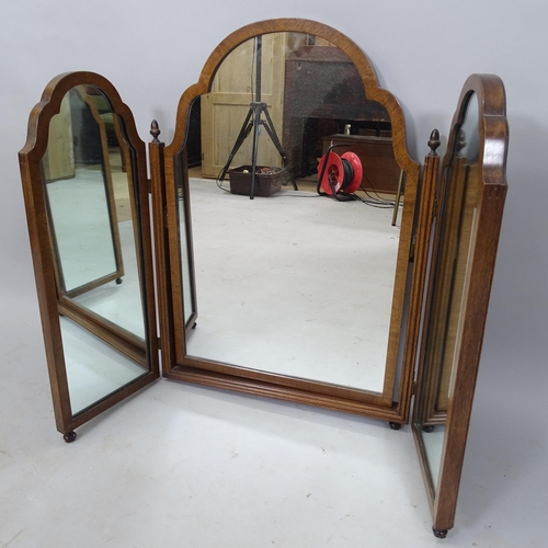 2319 - A mahogany 3-fold dressing table mirror, 50cm x 70cm