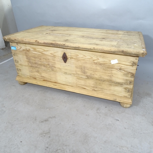 2615 - A Vintage pine trunk, 123cm x 53cm x 67cm