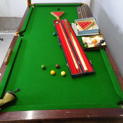 2611 - A slate bed quarter-size table-top snooker table, overall 162cm x 86cm x 10cm, a scoreboard, 2 sets ... 