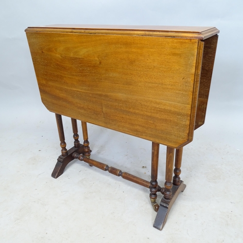 2784 - An Antique mahogany Sutherland table, 62cm x 62cm x 15cm