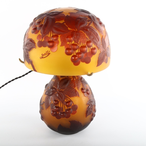 1058 - A good quality cameo glass mushroom-shaped table lamp in the manner of Galle, high relief cherry pat... 