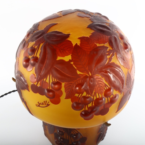 1058 - A good quality cameo glass mushroom-shaped table lamp in the manner of Galle, high relief cherry pat... 