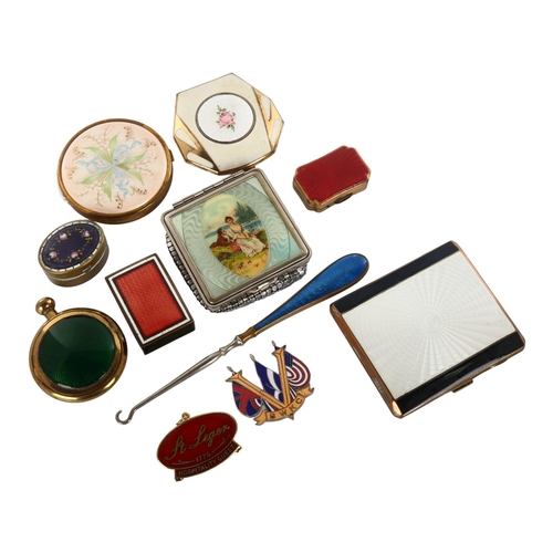 1107 - A group of enamel compacts, pillboxes and other items