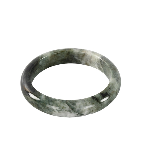 1147 - A Chinese green jade bangle, internal diameter 6.5cm, cased