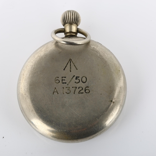 33 - A Second World War Period chrome plated RAF Observer's open-face keyless pocket watch, red. 6E/50, b... 