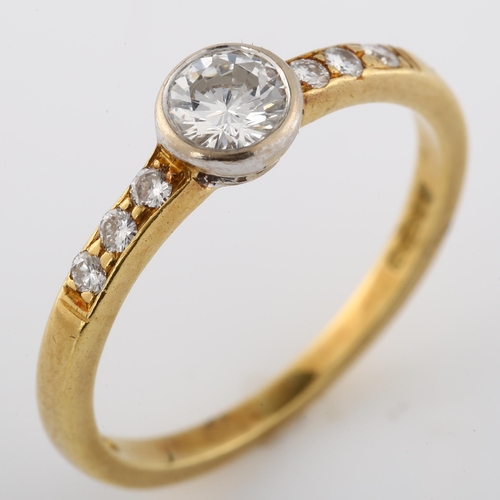 186 - An 18ct gold 0.3ct solitaire diamond ring, set with modern round brilliant-cut diamonds and diamond ... 