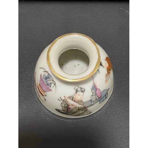 1198 - A Chinese white glaze porcelain inkwell, with hand painted figures, diameter 5.5cm