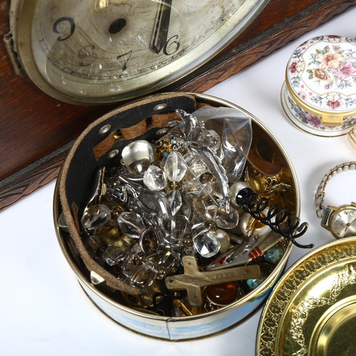 320 - A Vintage 8-day mantel clock, a selection of costume jewellery and watches, including various trinke... 